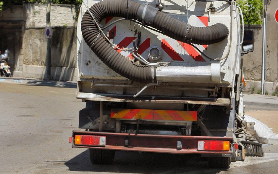 camion assainissement Louvres